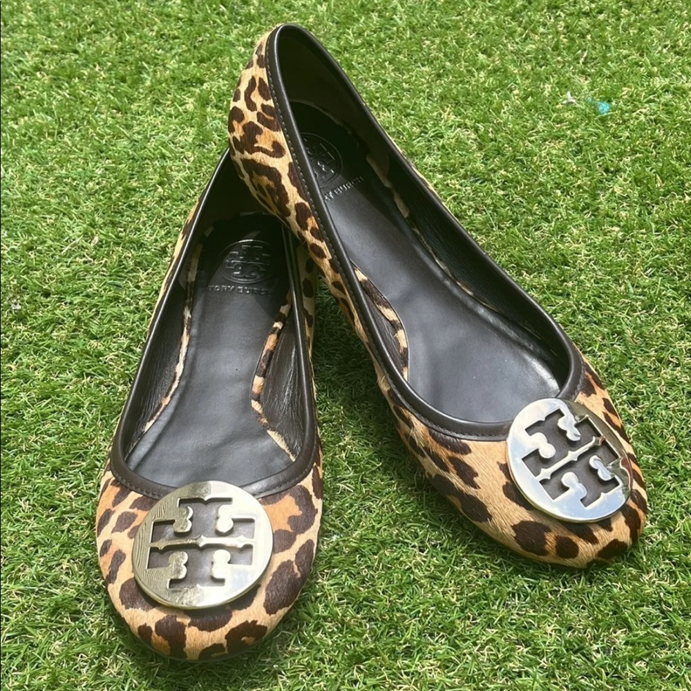 Tory Burch Reva Leopard Calf Hair Flats Size 9
